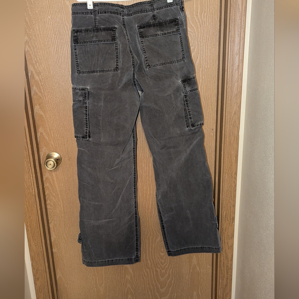Polo Jeans Co. - Lightweight Boot cut Cargo Gray Pants - Size 6 - Great Conditio - Picture 2 of 7